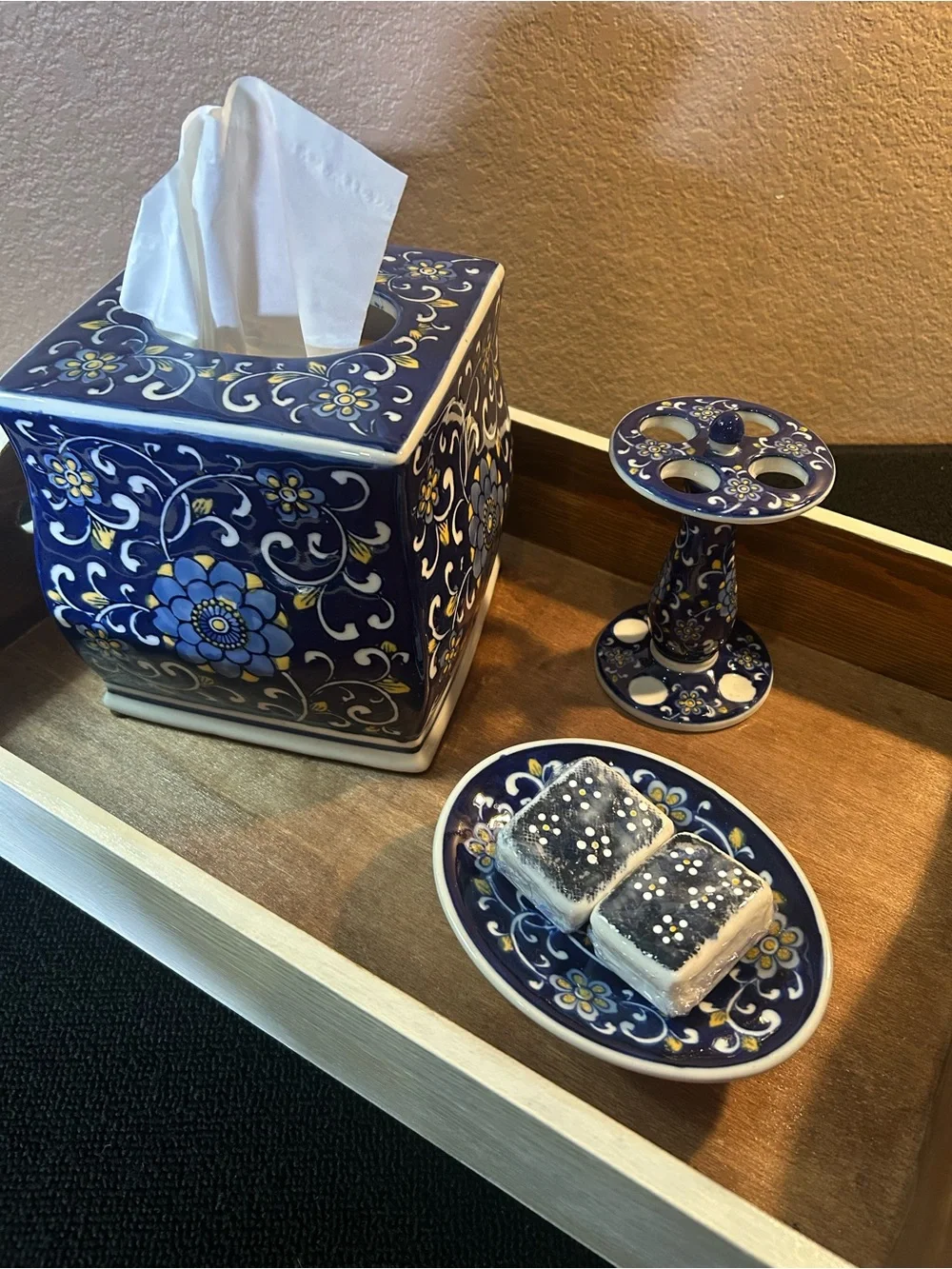 VTG Talavera Style Ceramic Bathroom Vanity Set 4pc Blue, Maize Tissue Box Cover